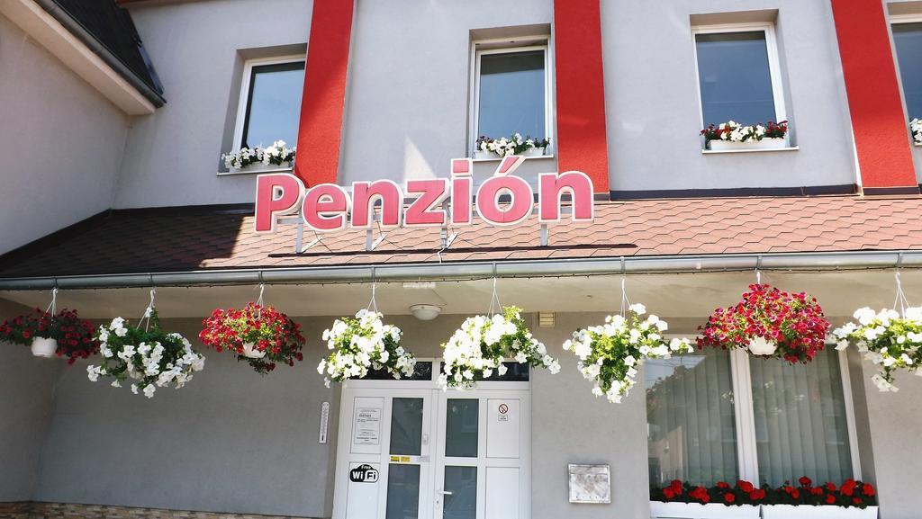 Guest House Penzión Fortuna Tvrdosin Exterior foto