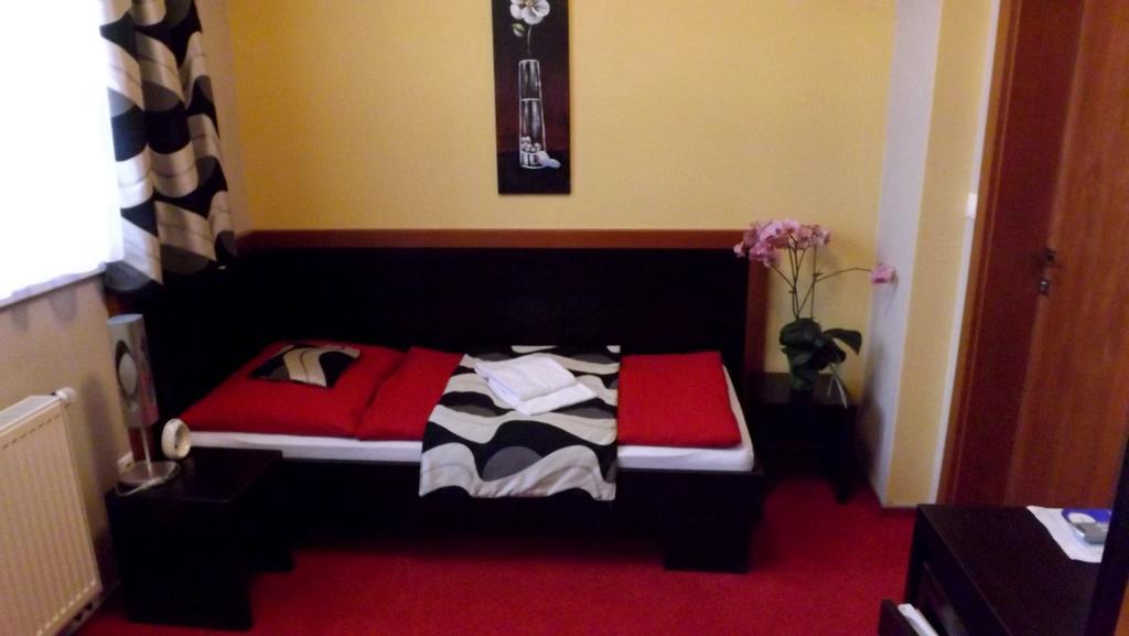 Guest House Penzión Fortuna Tvrdosin Zimmer foto
