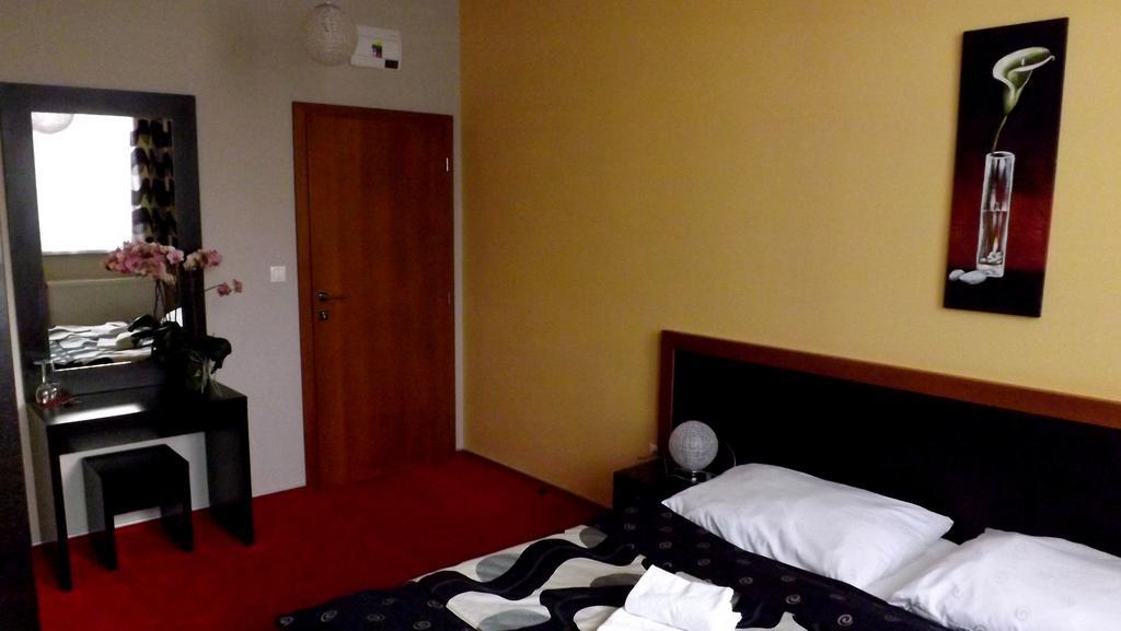 Guest House Penzión Fortuna Tvrdosin Zimmer foto